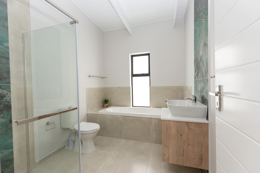 2 Bedroom Property for Sale in Brittania Beach Estate Western Cape